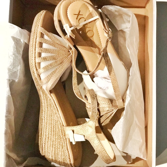 XOXO Shoes Xoxo Syracuse Gold Wedge Sandals Poshmark